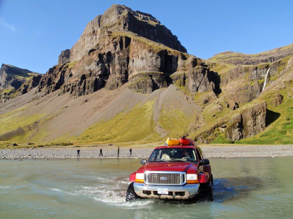 FAQs - Car Rental Iceland / Must know information before renting a car